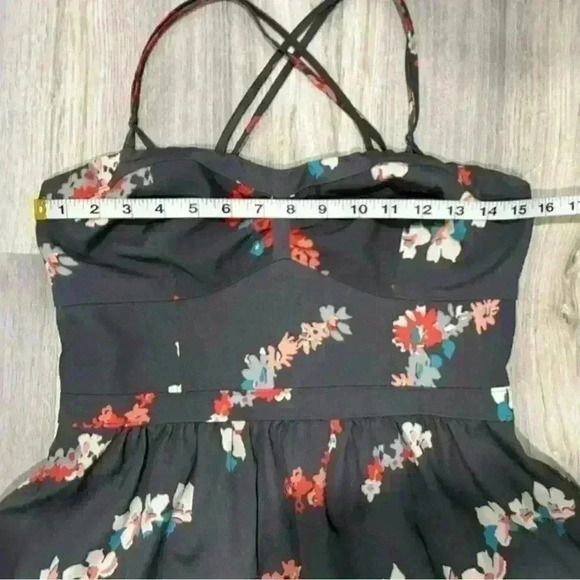 American Eagle Grey Floral Sleeveless Mini Dress Adjustable Sundress Size 10 - Picture 8 of 8